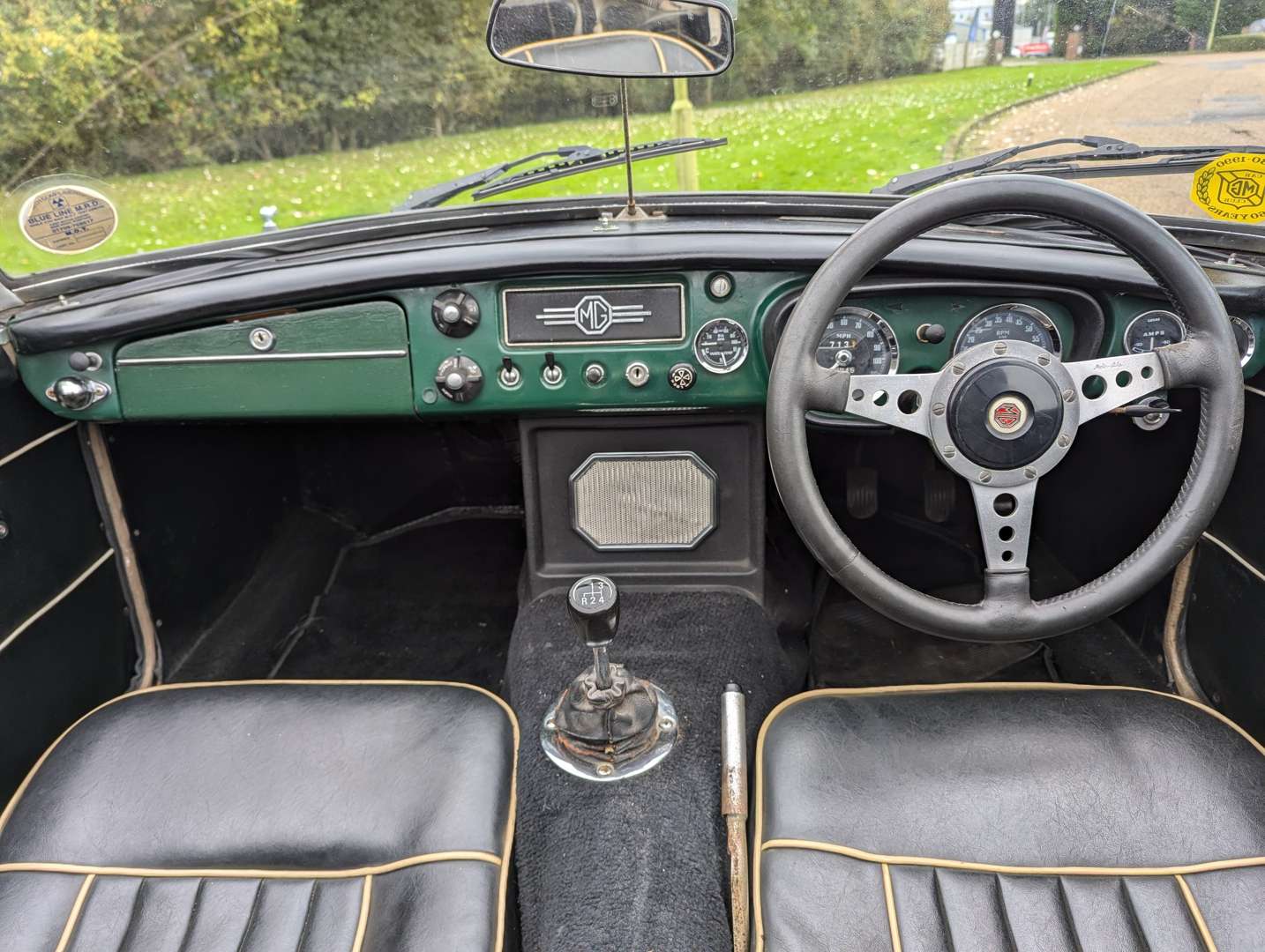 <p>1969 MG B ROADSTER</p>