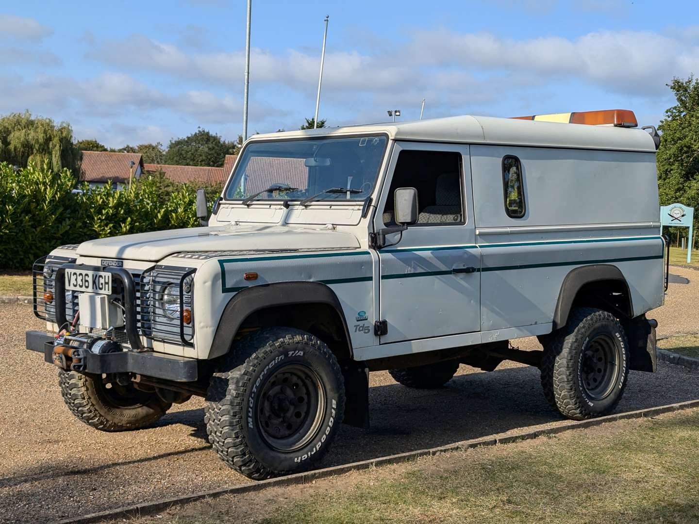 <p>2000 LAND ROVER DEFENDER 110 TD5</p>