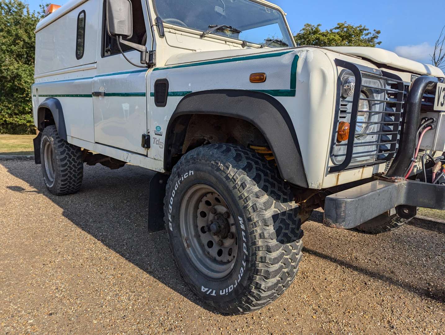 <p>2000 LAND ROVER DEFENDER 110 TD5</p>