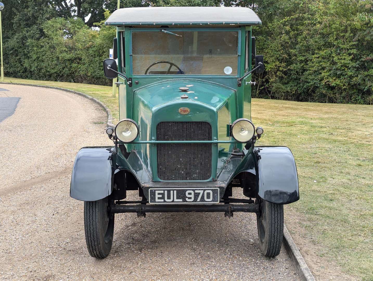 <p>1935 TROJAN VAN</p>