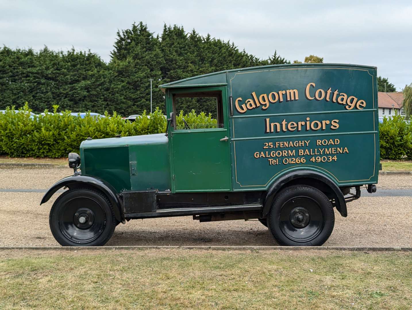 <p>1935 TROJAN VAN</p>