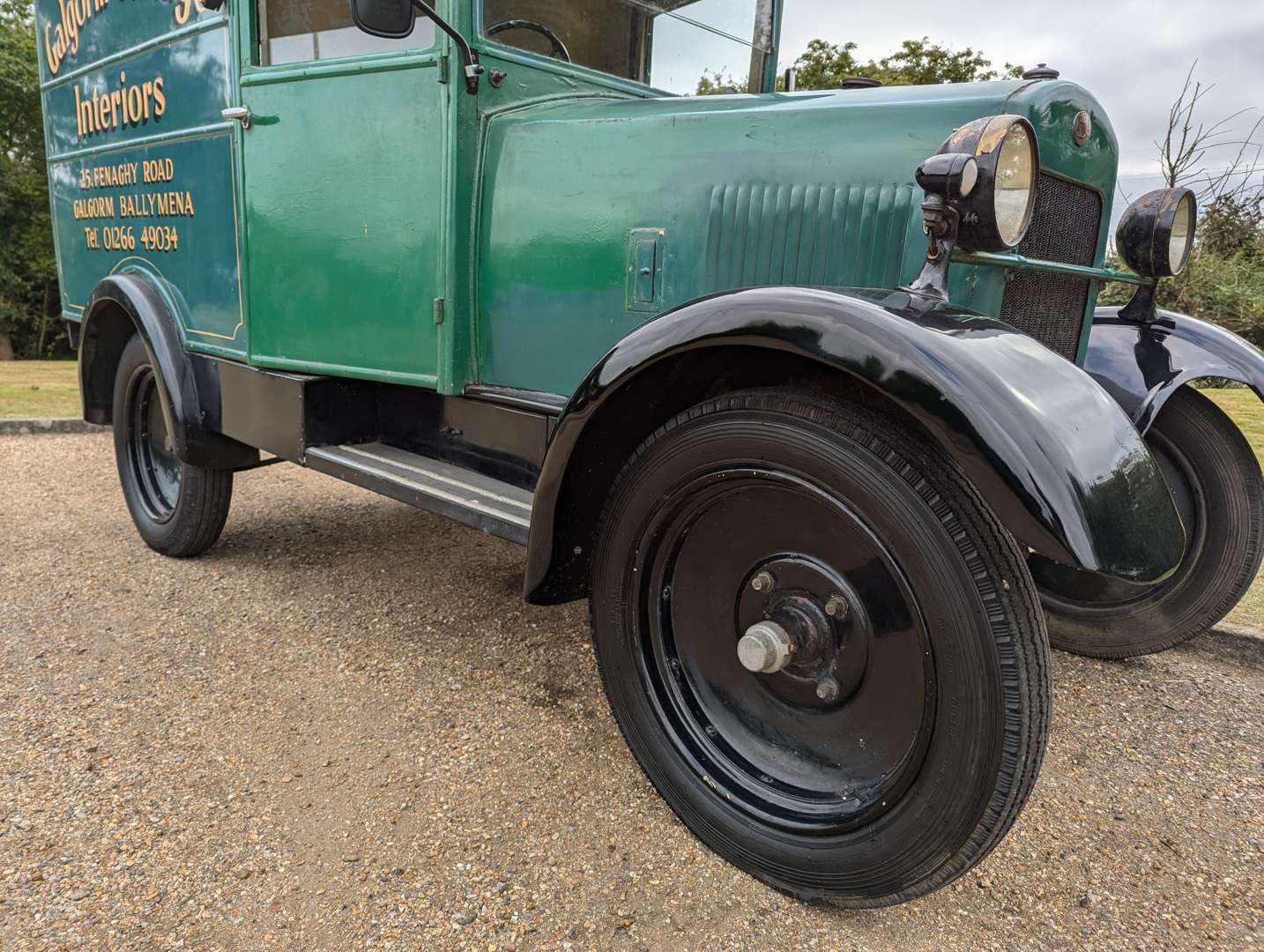 <p>1935 TROJAN VAN</p>