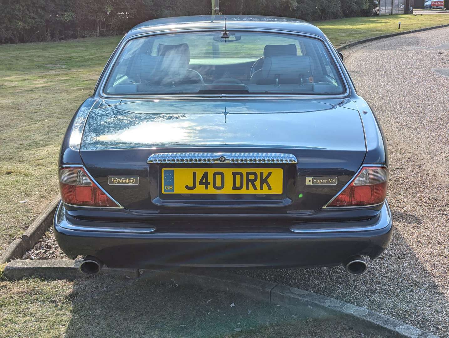 <p>1998 DAIMLER SUPER 4.0 V8 AUTO</p>