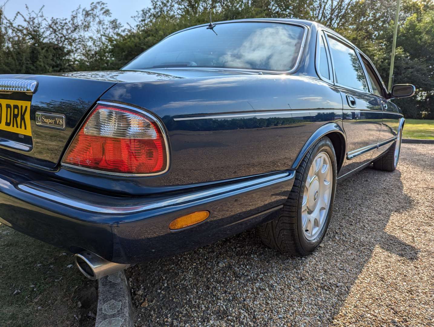 <p>1998 DAIMLER SUPER 4.0 V8 AUTO</p>