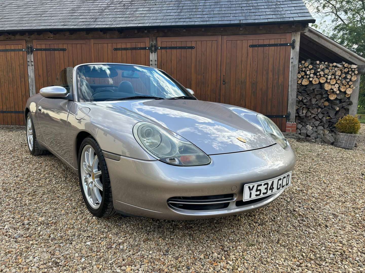 <p>2001 PORSCHE (996) 911 3.4 C4 TIPTRONIC S</p>