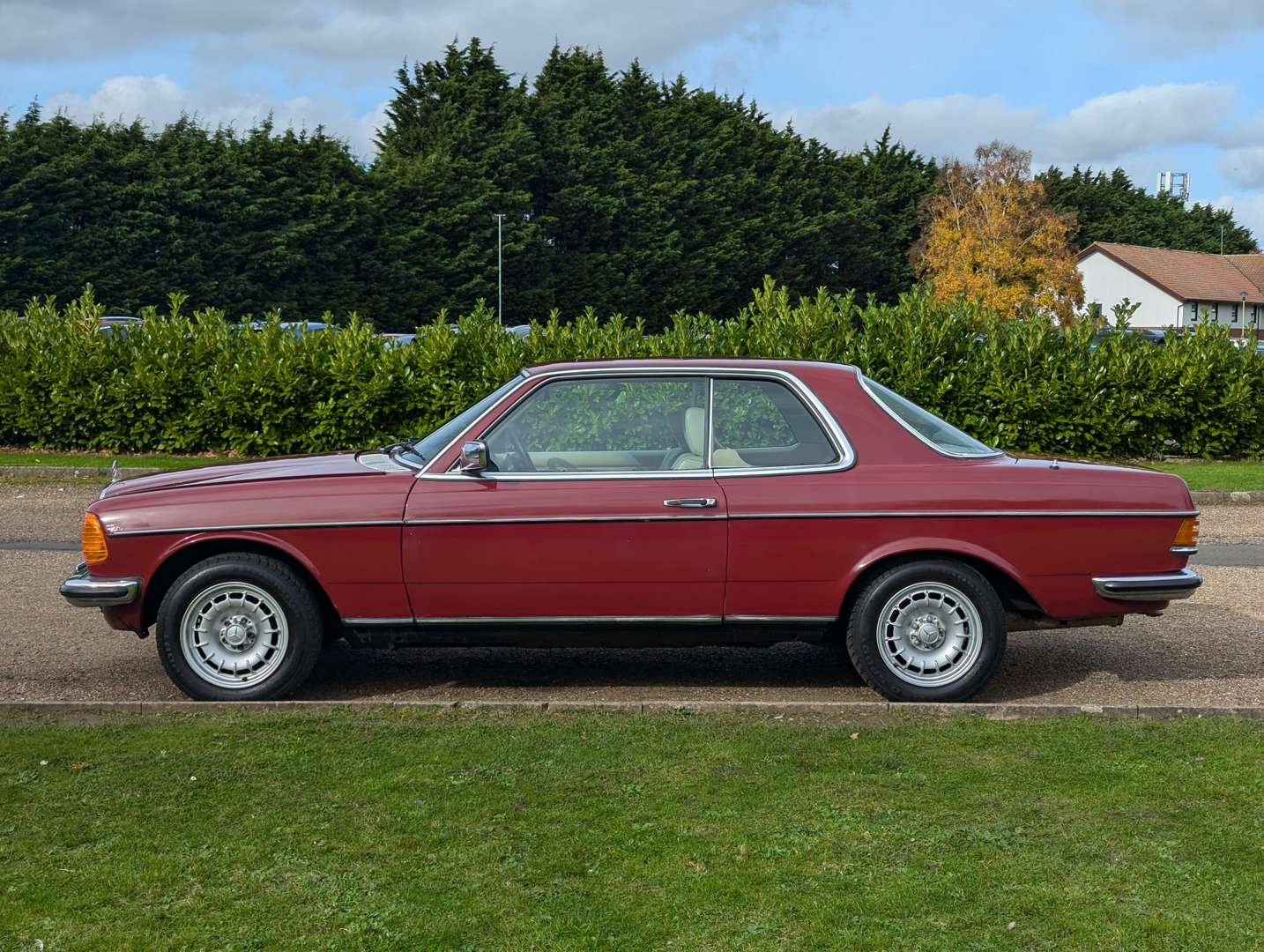 <p>1978 MERCEDES 280 CEW AUTO</p>