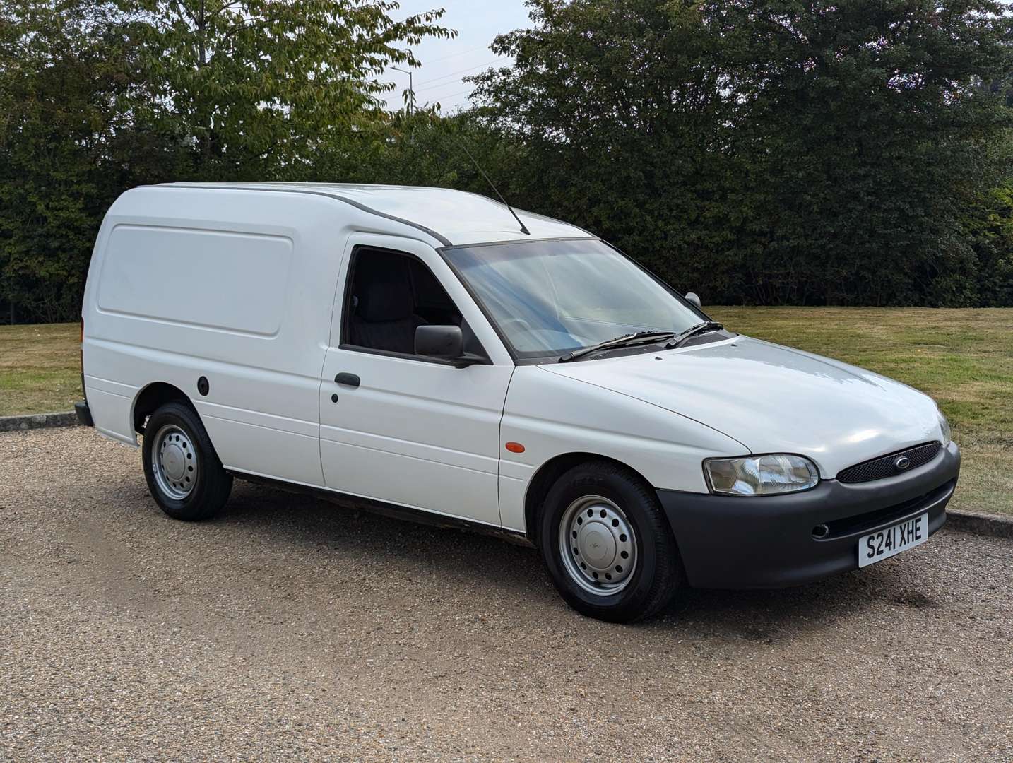 <p>1998 FORD ESCORT 55 D VAN</p>