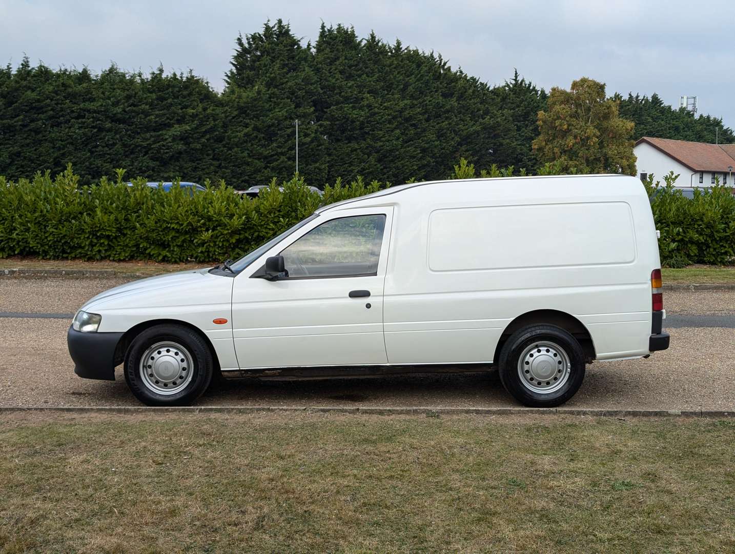 <p>1998 FORD ESCORT 55 D VAN</p>