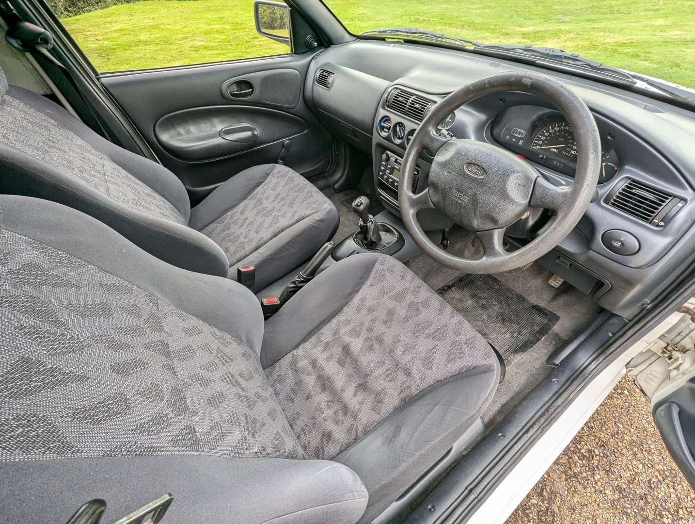 <p>1998 FORD ESCORT 55 D VAN</p>