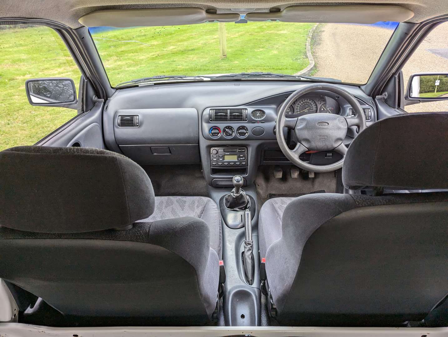 <p>1998 FORD ESCORT 55 D VAN</p>