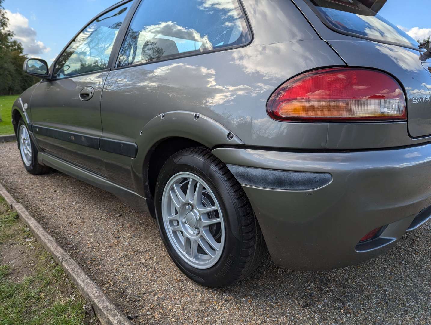 <p>2001 PROTON SATRIA LUX SPORT AUTO</p>