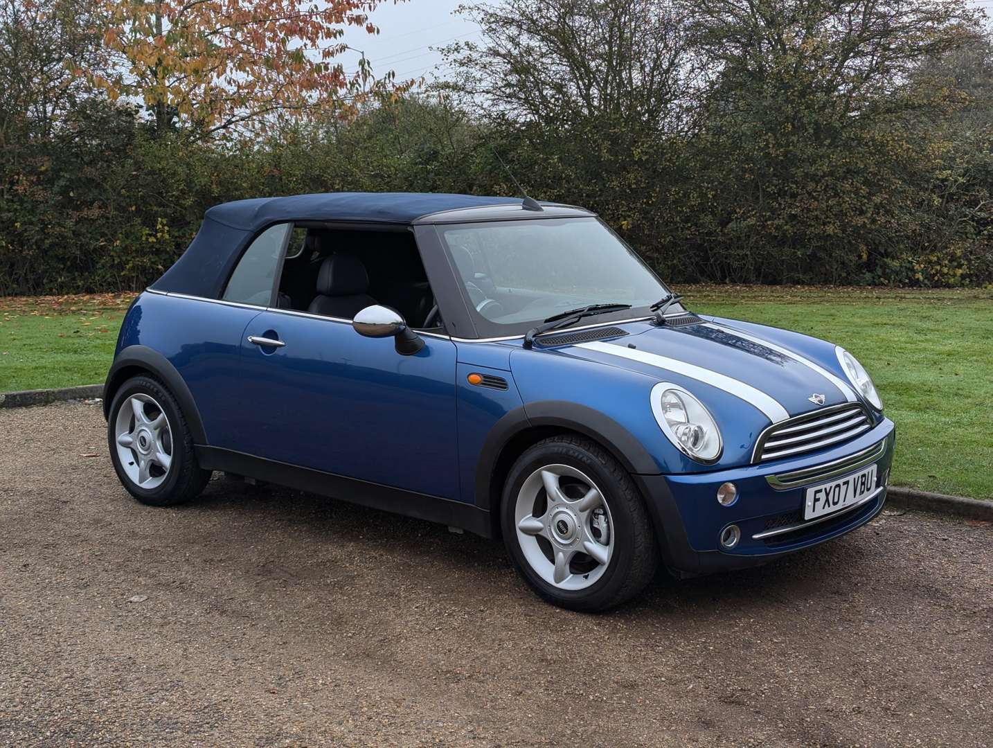 <p>2007 MINI COOPER CONVERTIBLE</p>