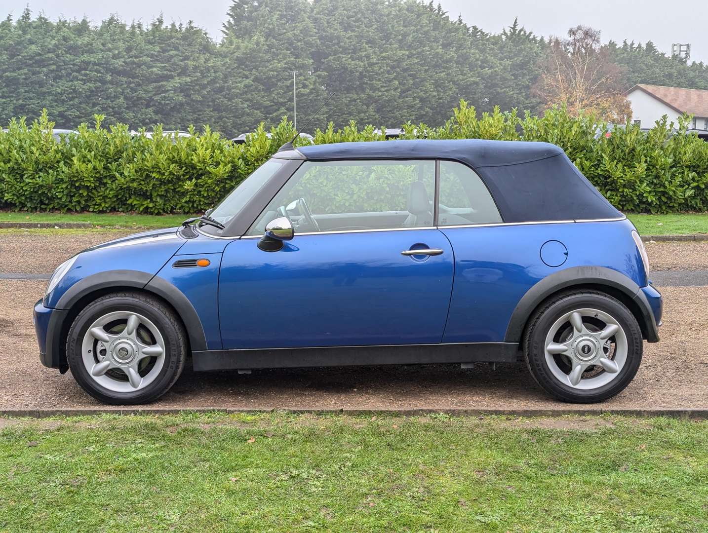 <p>2007 MINI COOPER CONVERTIBLE</p>