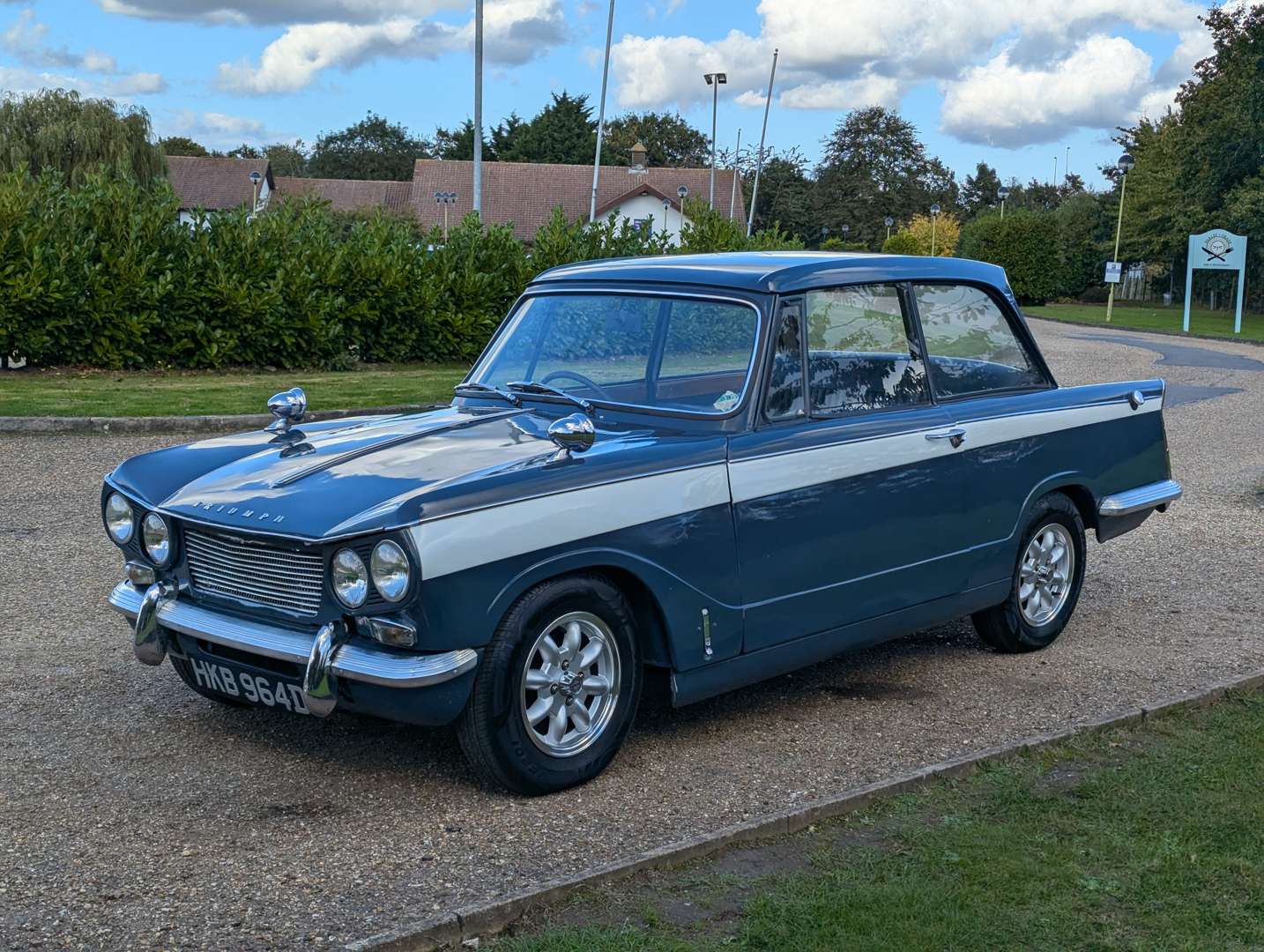 <p>1966 TRIUMPH VITESSE</p>