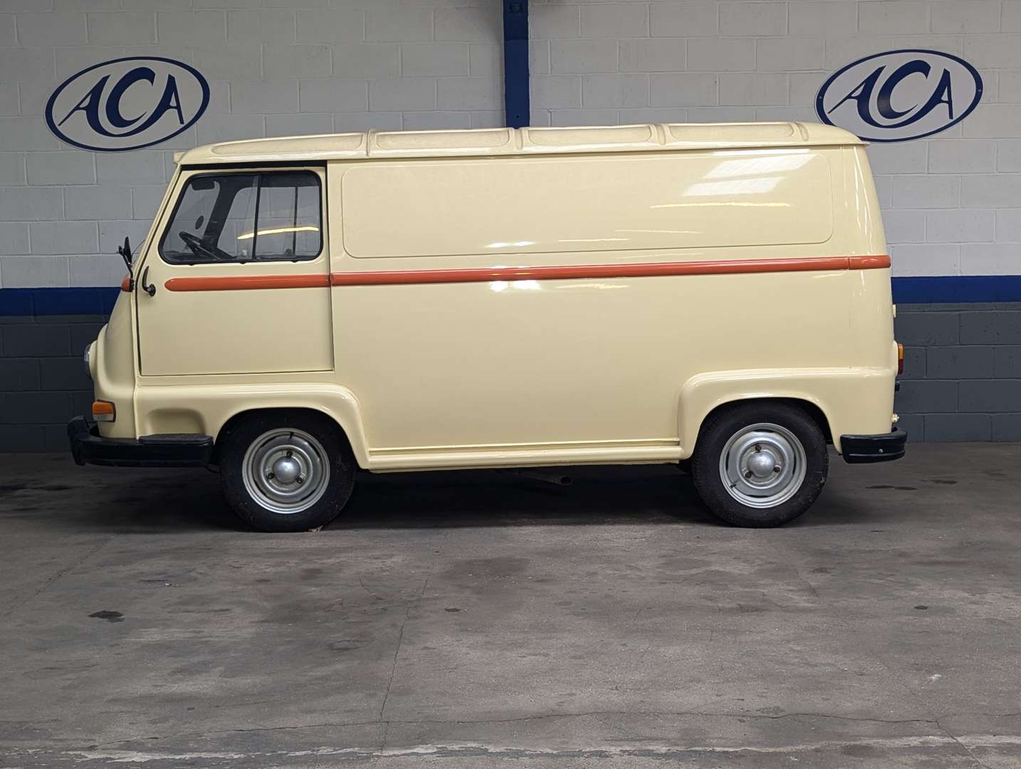 <p>1972 RENAULT ESTAFETTE LHD FROM MICHAEL LEWIS COLLECTION</p>