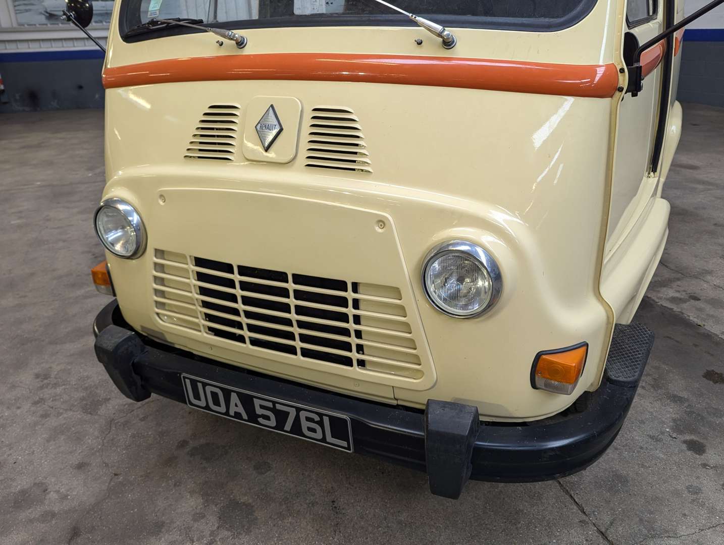 <p>1972 RENAULT ESTAFETTE LHD FROM MICHAEL LEWIS COLLECTION</p>