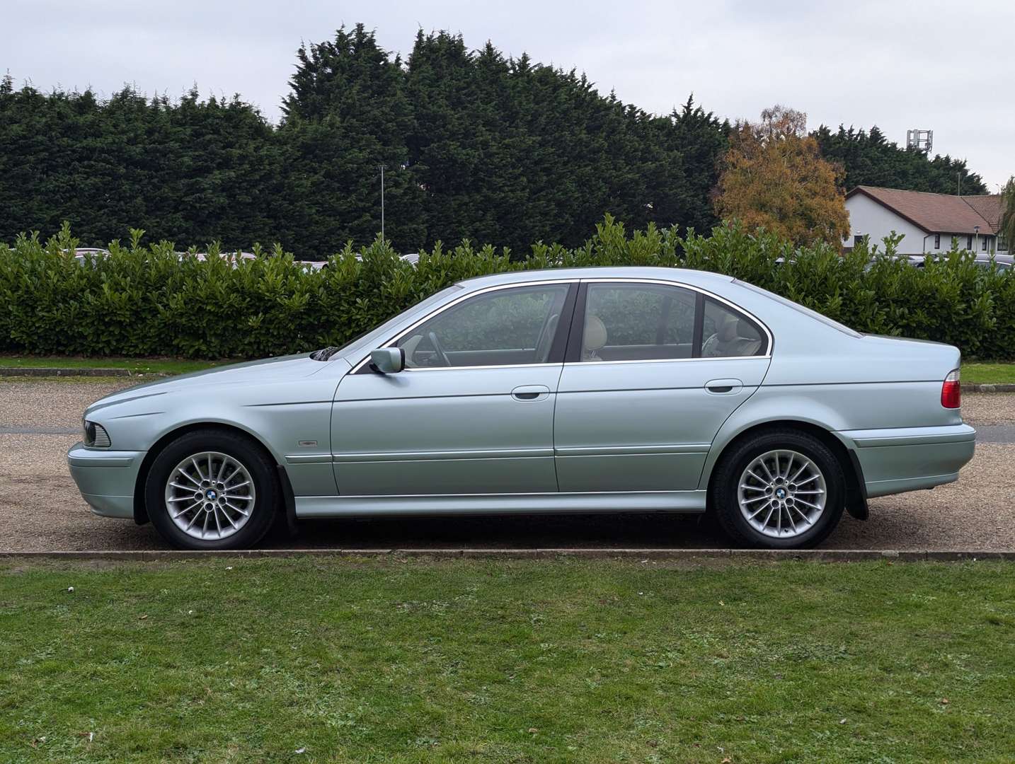 <p>2001 BMW E39 525D SE ONE OWNER&nbsp;</p>