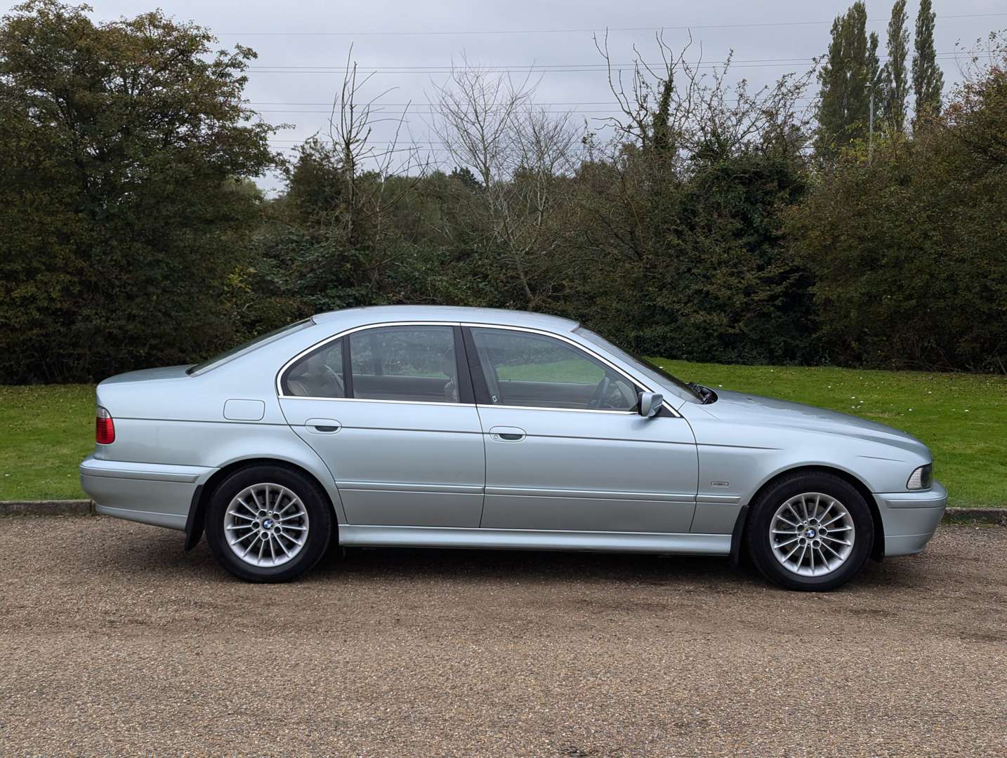 <p>2001 BMW E39 525D SE ONE OWNER&nbsp;</p>