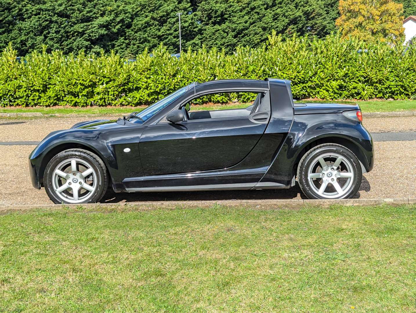 <p>2004 SMART ROADSTER 80 AUTO 15,980 MILES</p>