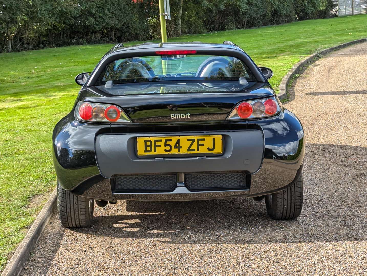 <p>2004 SMART ROADSTER 80 AUTO 15,980 MILES</p>