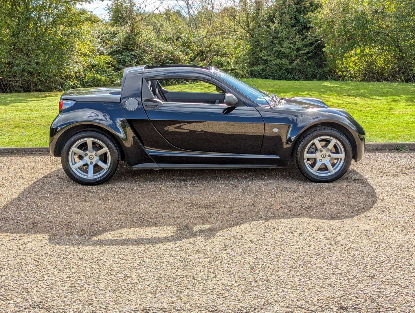 <p>2004 SMART ROADSTER 80 AUTO 15,980 MILES</p>