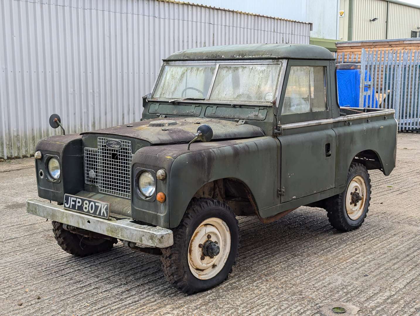 <p>1971 LAND ROVER 88" SIIA&nbsp;</p>