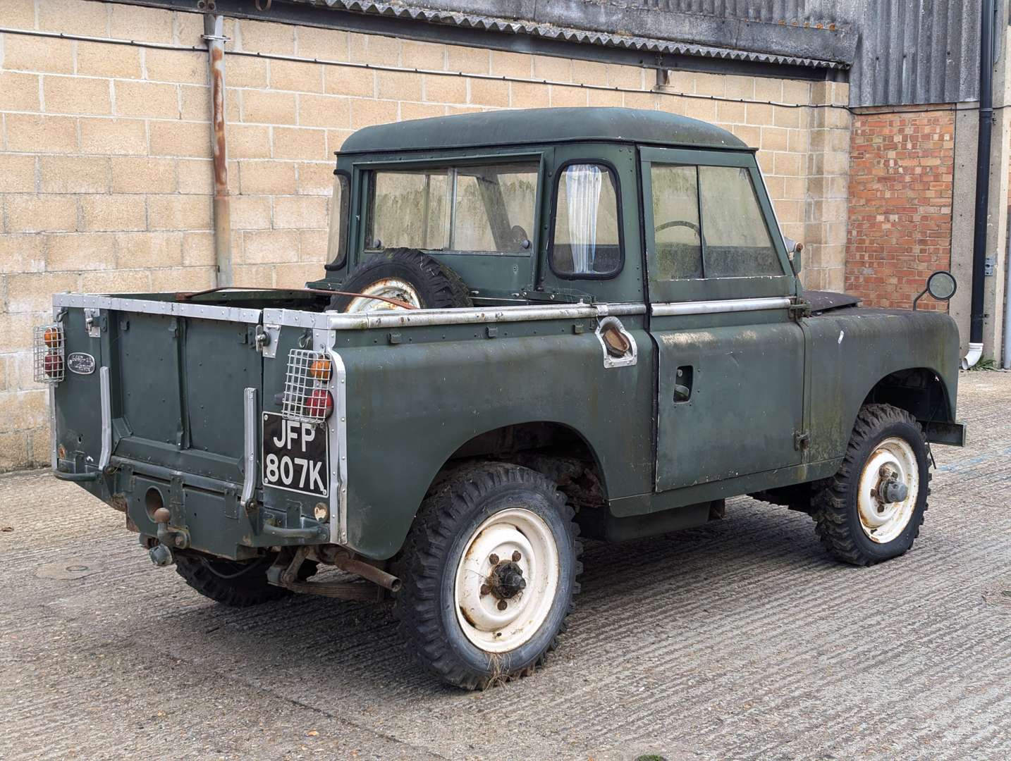 <p>1971 LAND ROVER 88" SIIA&nbsp;</p>