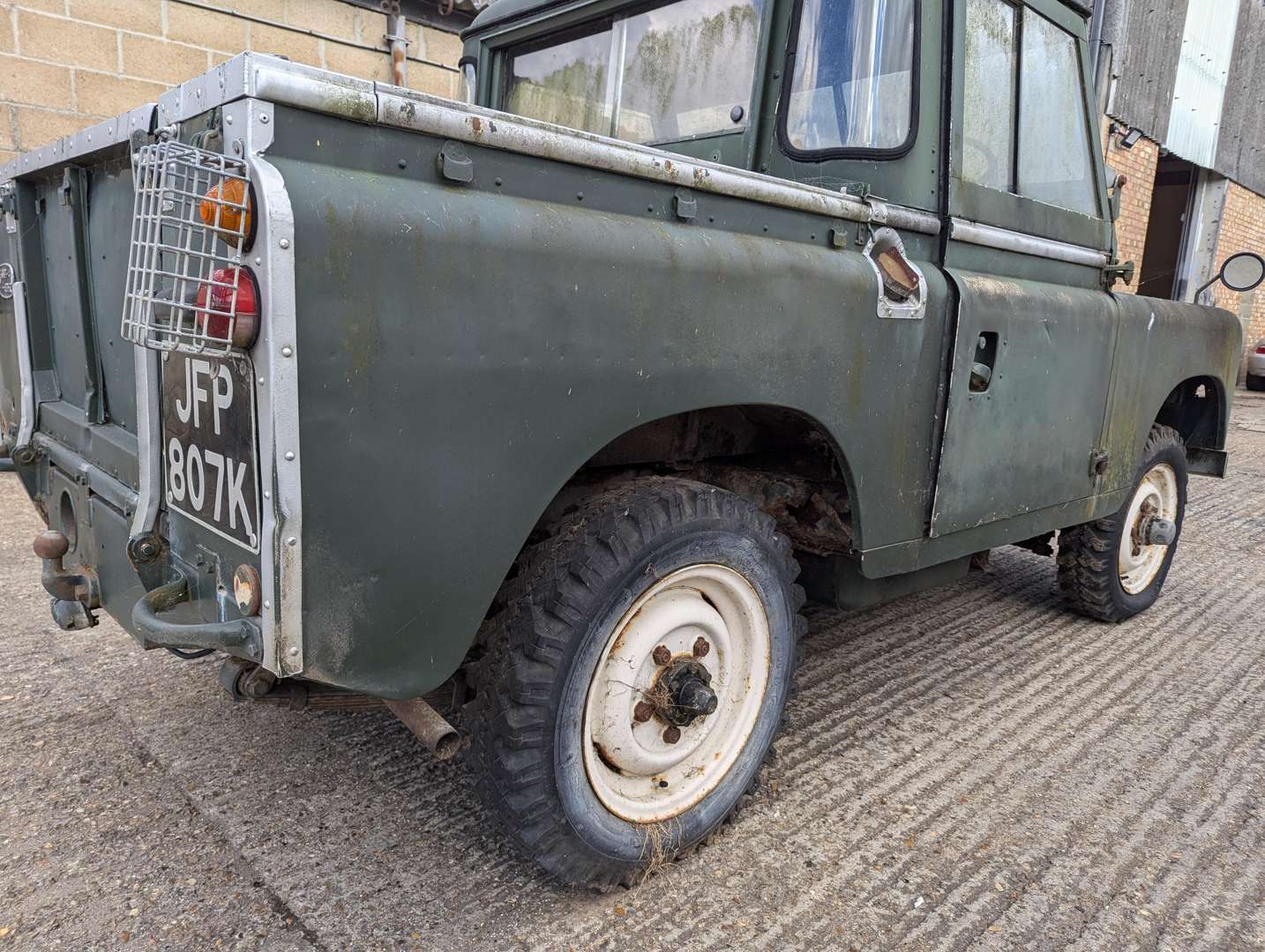 <p>1971 LAND ROVER 88" SIIA&nbsp;</p>