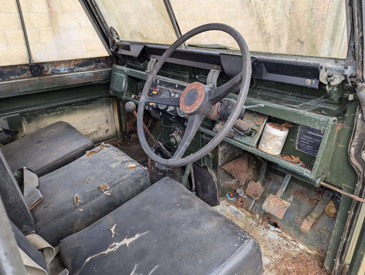 <p>1971 LAND ROVER 88" SIIA&nbsp;</p>