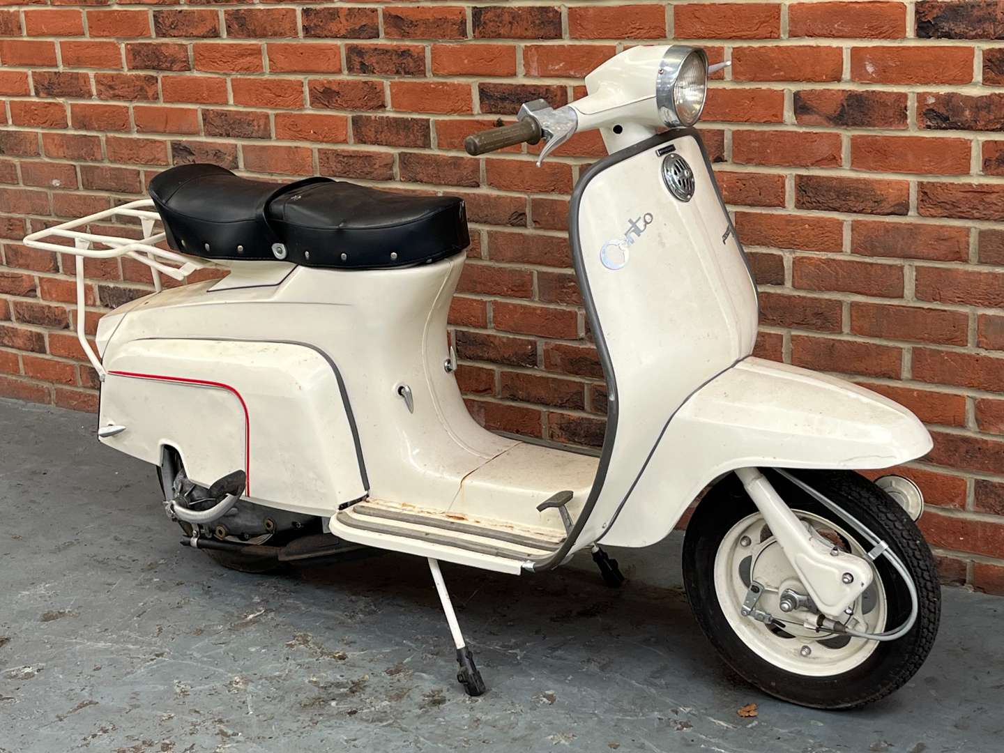 <p>1964 LAMBRETTA CENTO 100CC</p>