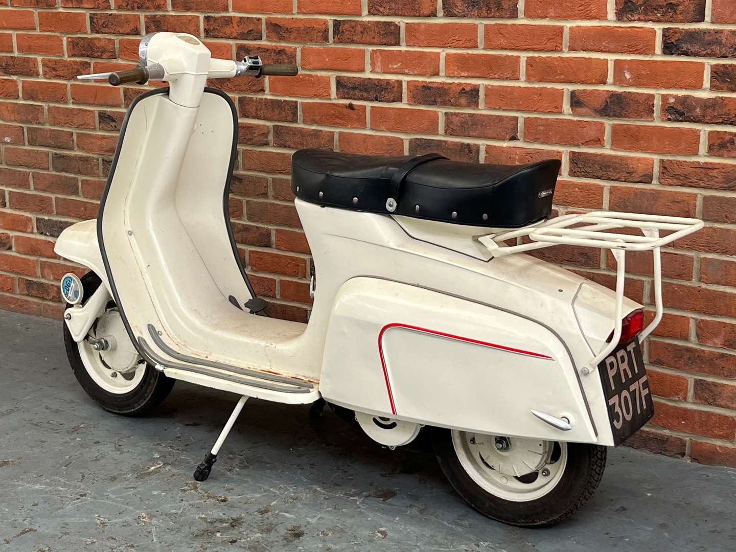 <p>1964 LAMBRETTA CENTO 100CC</p>