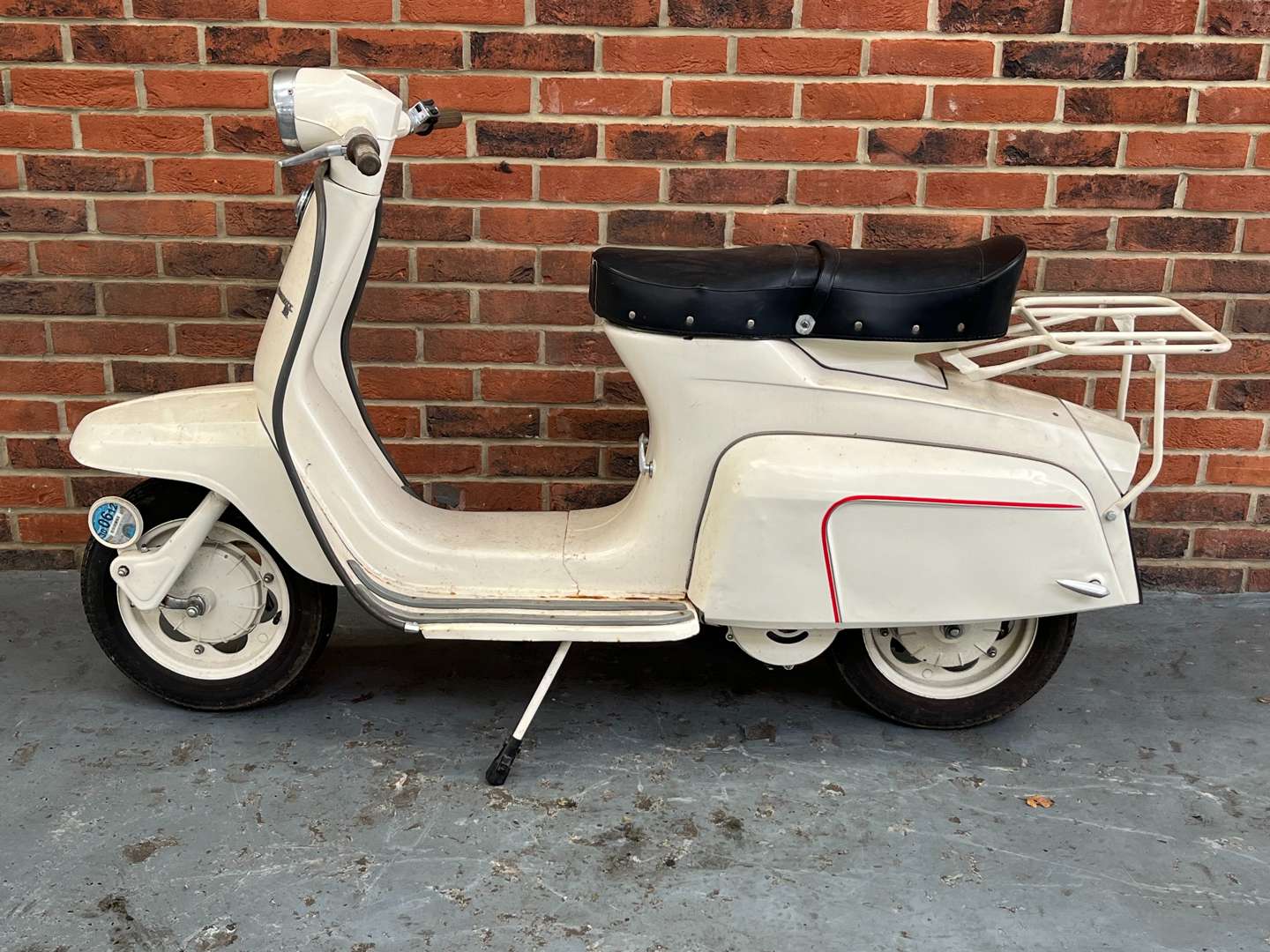 <p>1964 LAMBRETTA CENTO 100CC</p>