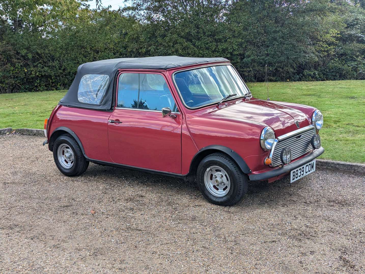 <p>1985 AUSTIN MINI MAYFAIR CONVERTIBLE</p>