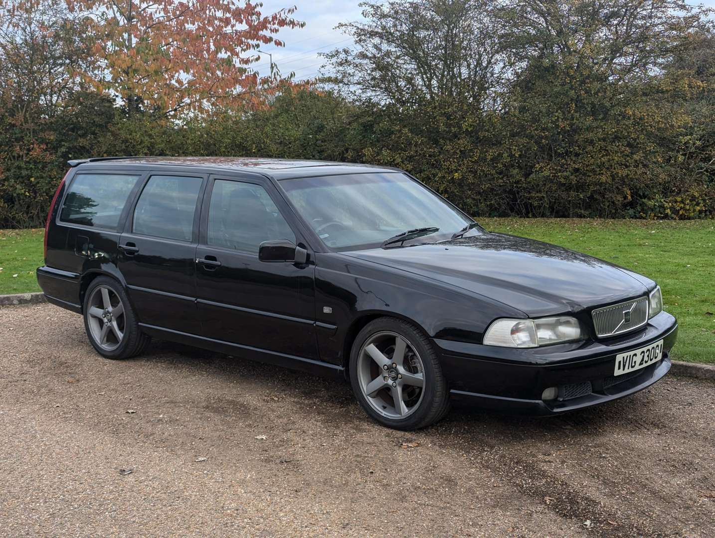 <p>1997 VOLVO V70 R ESTATE</p>