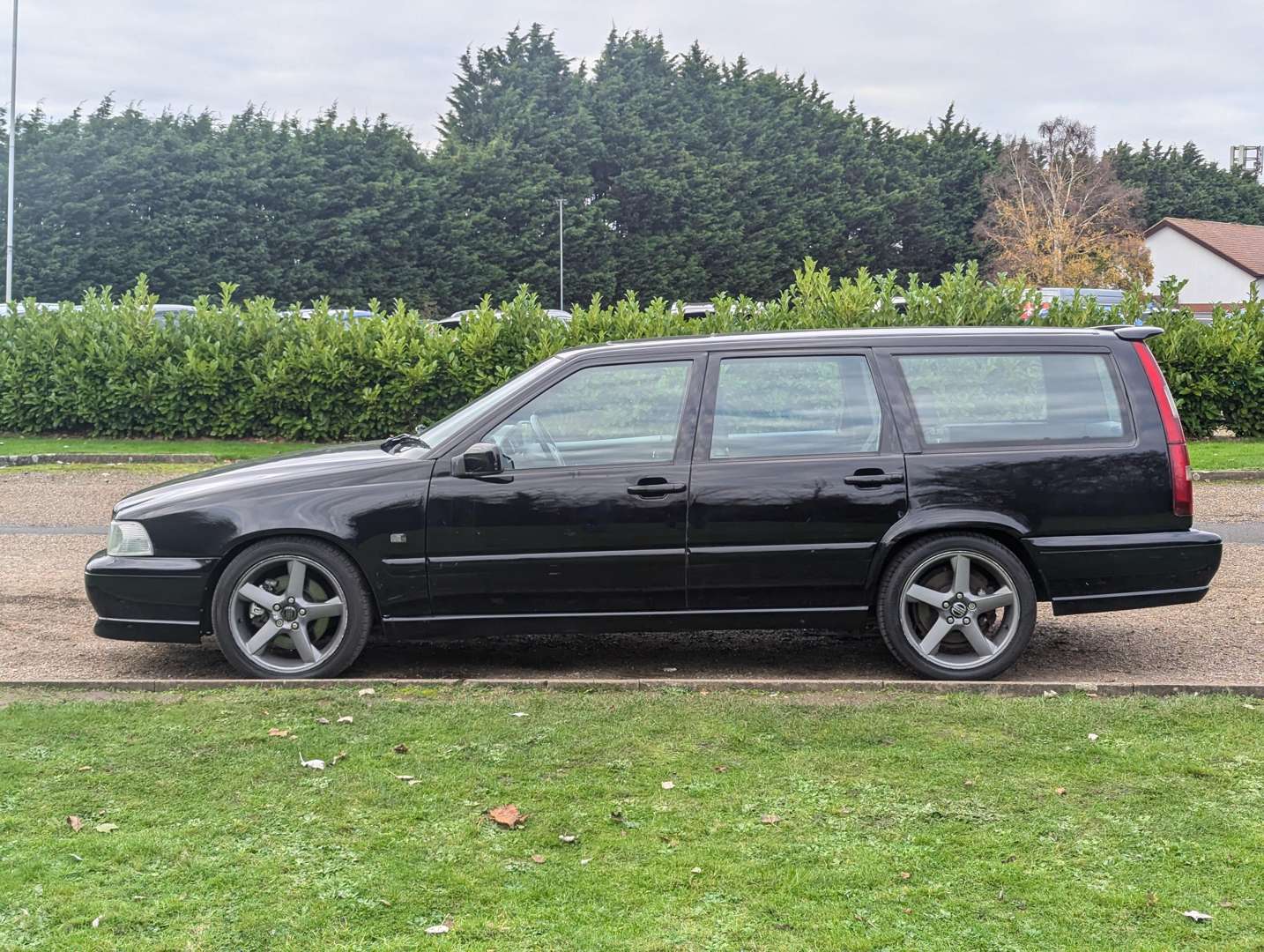 <p>1997 VOLVO V70 R ESTATE</p>