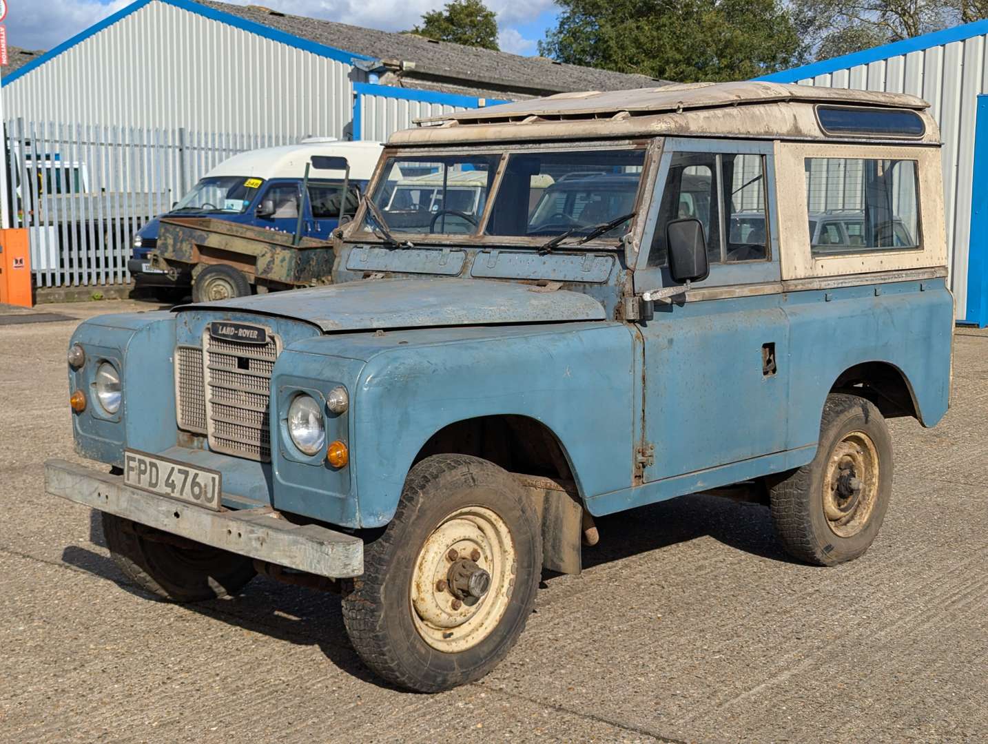 <p>1971 LAND ROVER 88" SERIES IIA&nbsp;</p>