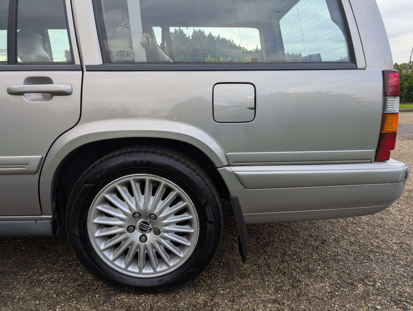 <p>1996 VOLVO 960 24V ESTATE AUTO</p>