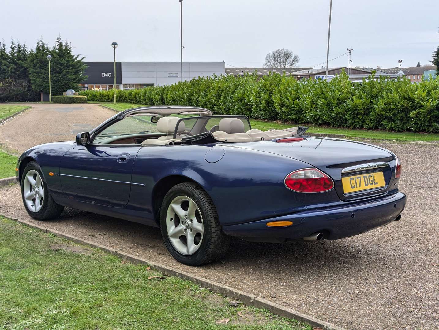 <p>2000 JAGUAR XK8 4.0 CONVERTIBLE AUTO</p>