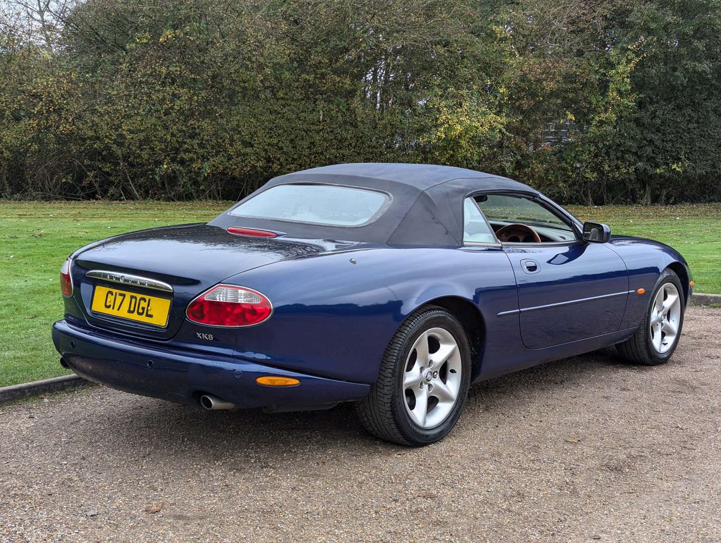 <p>2000 JAGUAR XK8 4.0 CONVERTIBLE AUTO</p>