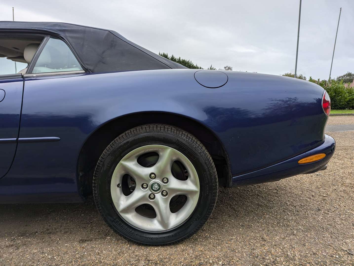 <p>2000 JAGUAR XK8 4.0 CONVERTIBLE AUTO</p>