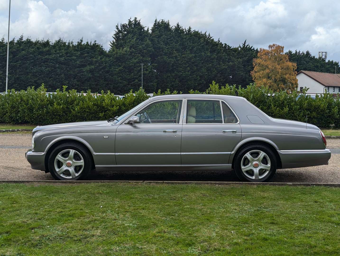 <p>2000 BENTLEY ARNAGE RED LABEL</p>