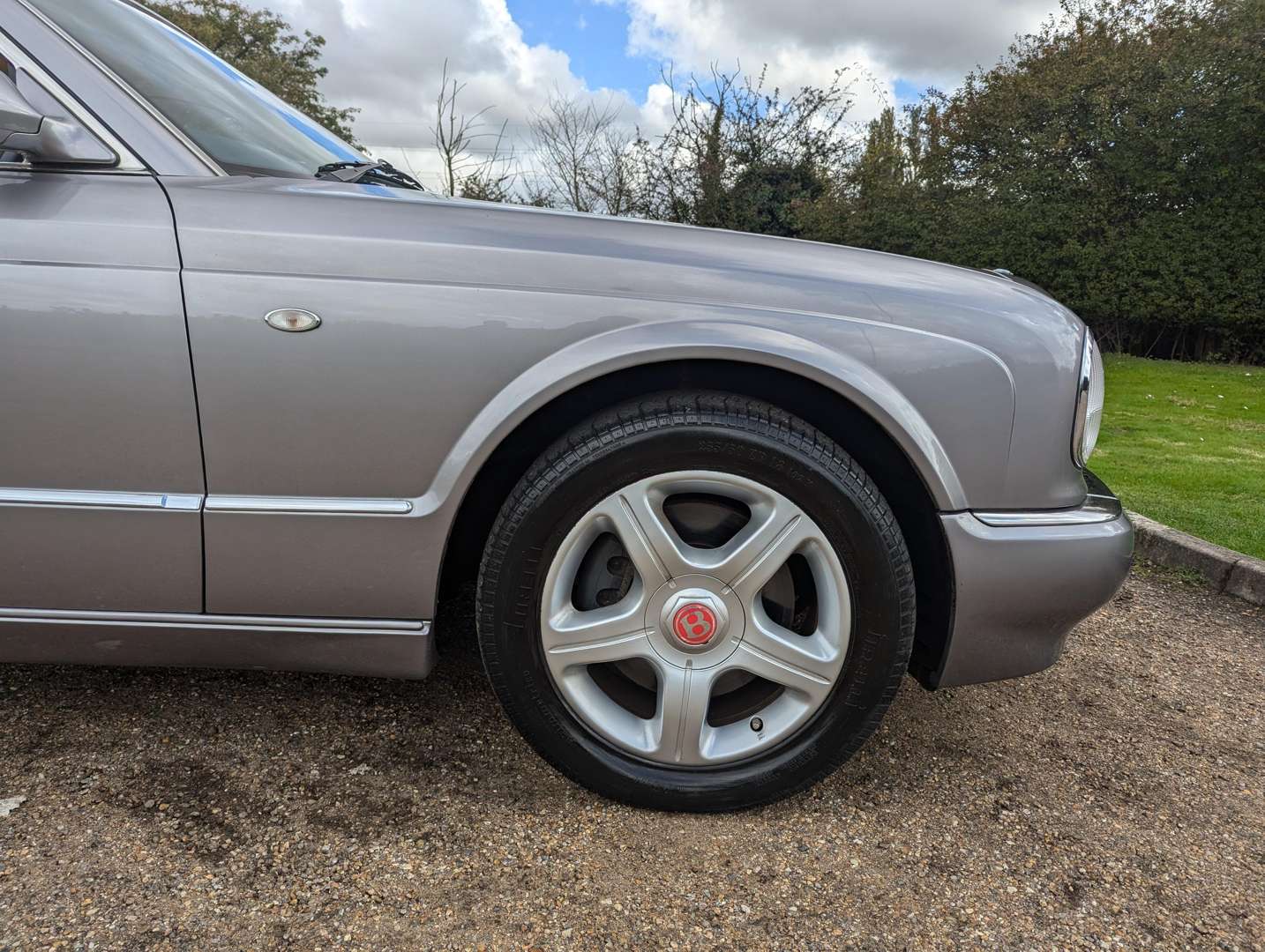 <p>2000 BENTLEY ARNAGE RED LABEL</p>