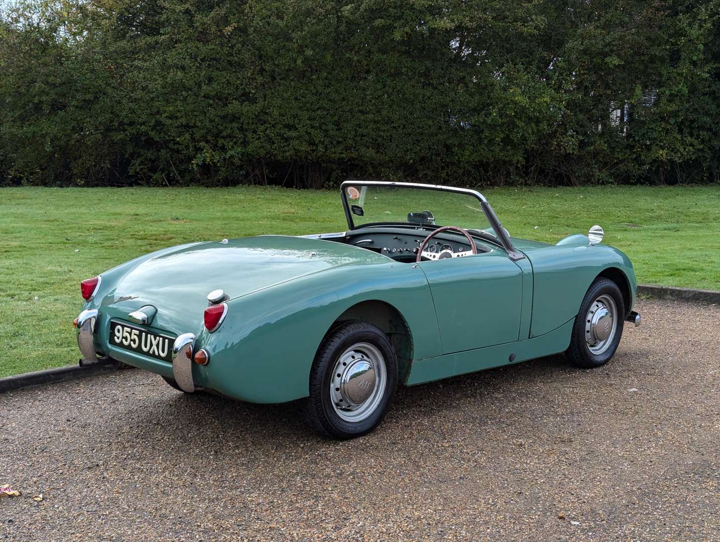 <p>1961 AUSTIN HEALEY SPRITE FROGEYE &nbsp;</p>