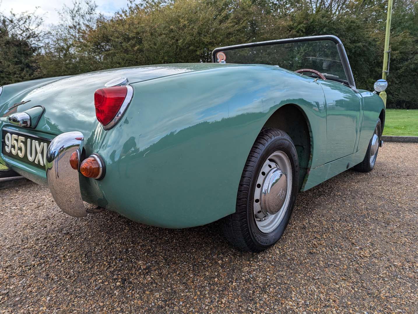 <p>1961 AUSTIN HEALEY SPRITE FROGEYE &nbsp;</p>