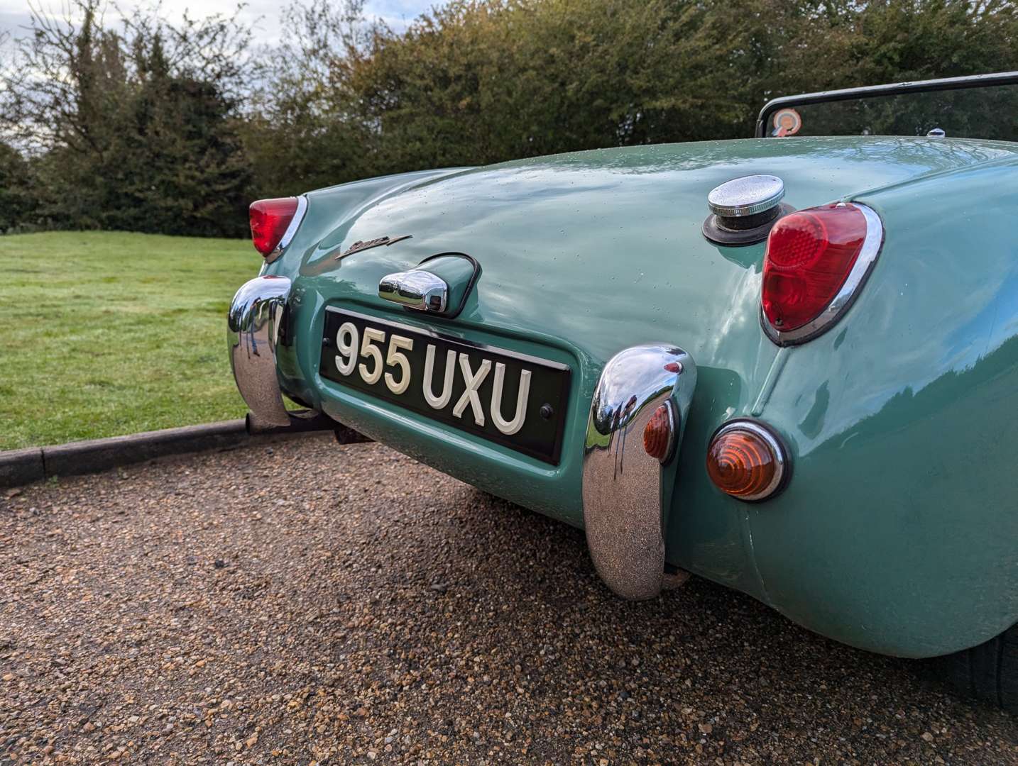 <p>1961 AUSTIN HEALEY SPRITE FROGEYE &nbsp;</p>