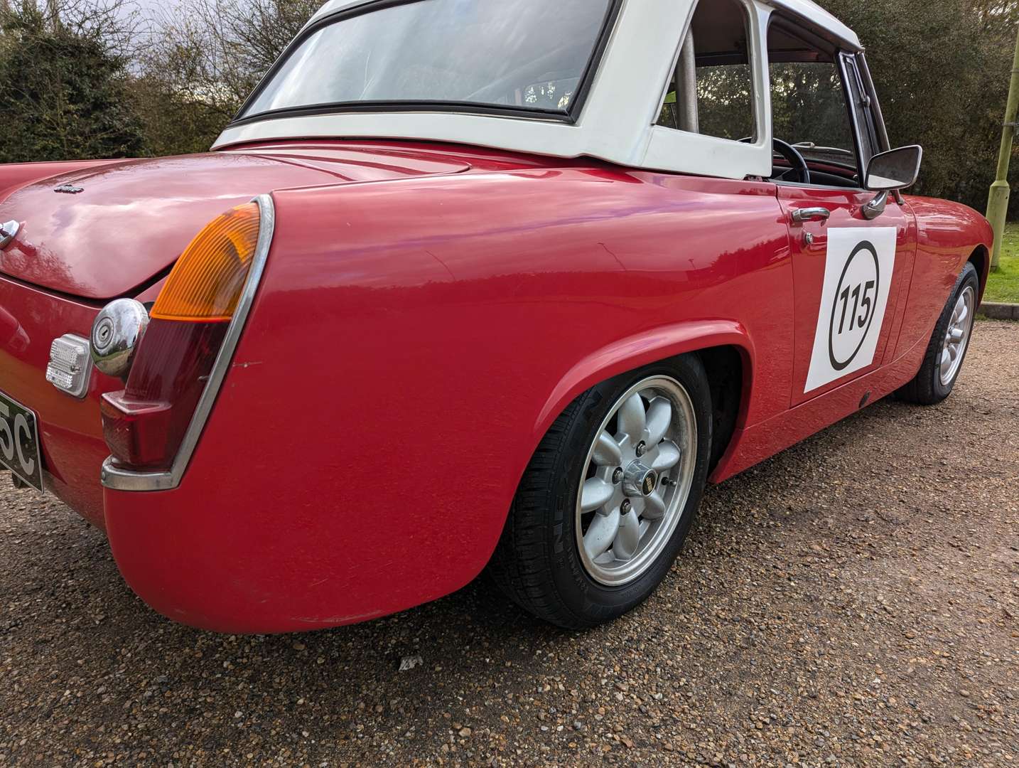 <p>1965 AUSTIN HEALEY SPRITE</p>