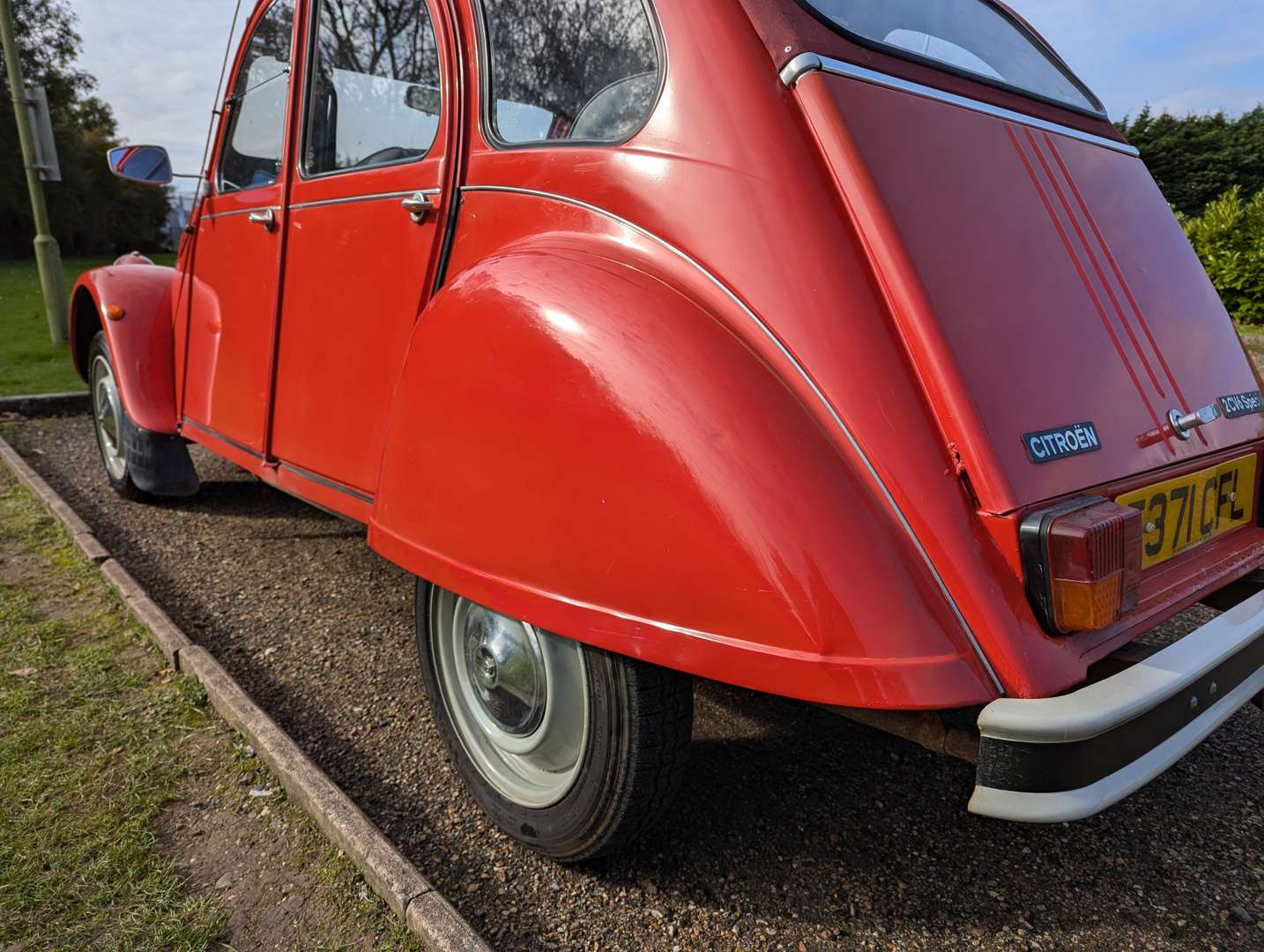 <p>1989 CITROEN 2 CV6 SPECIAL</p>