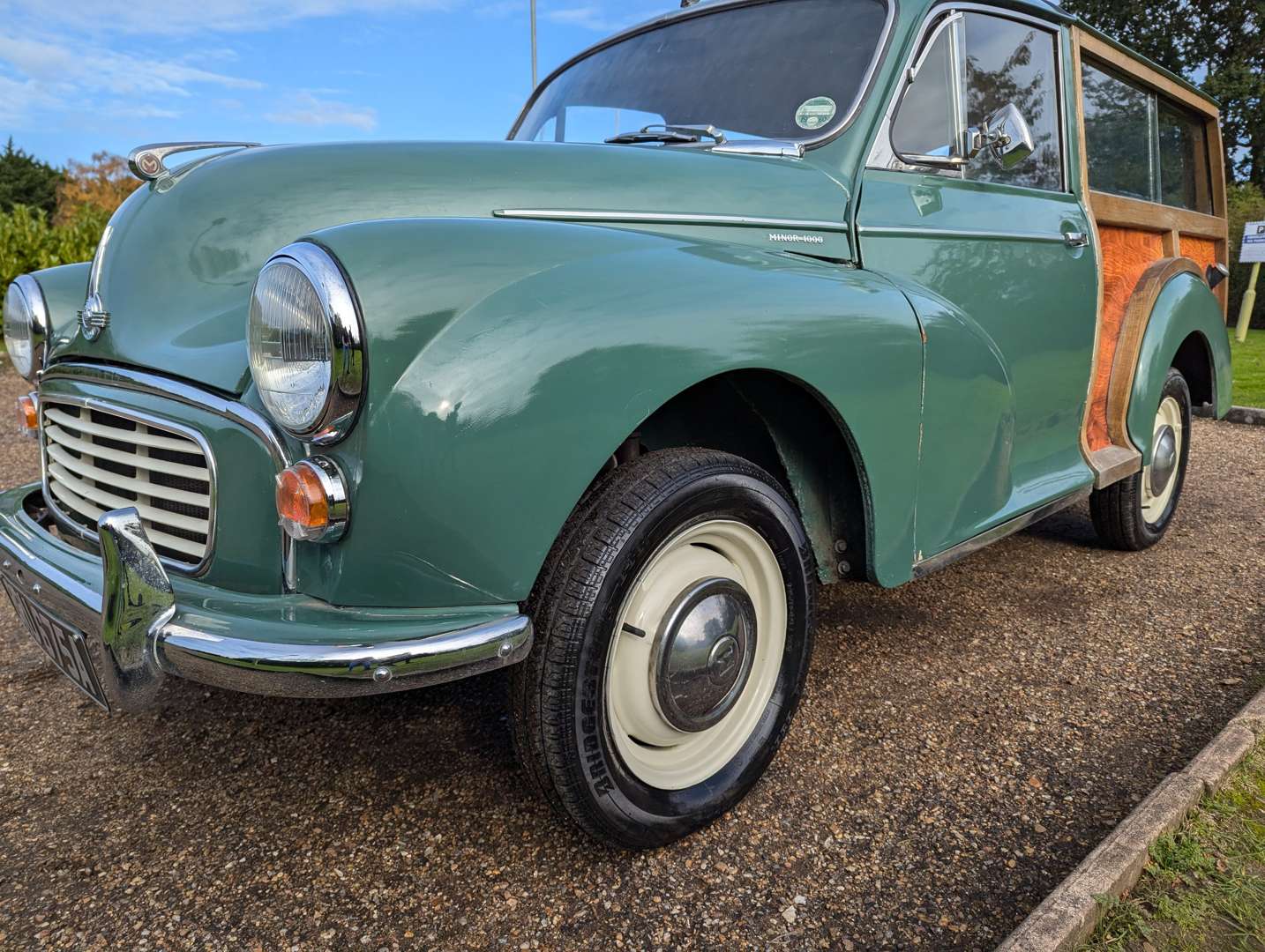 <p>1963 MORRIS MINOR TRAVELLER</p>