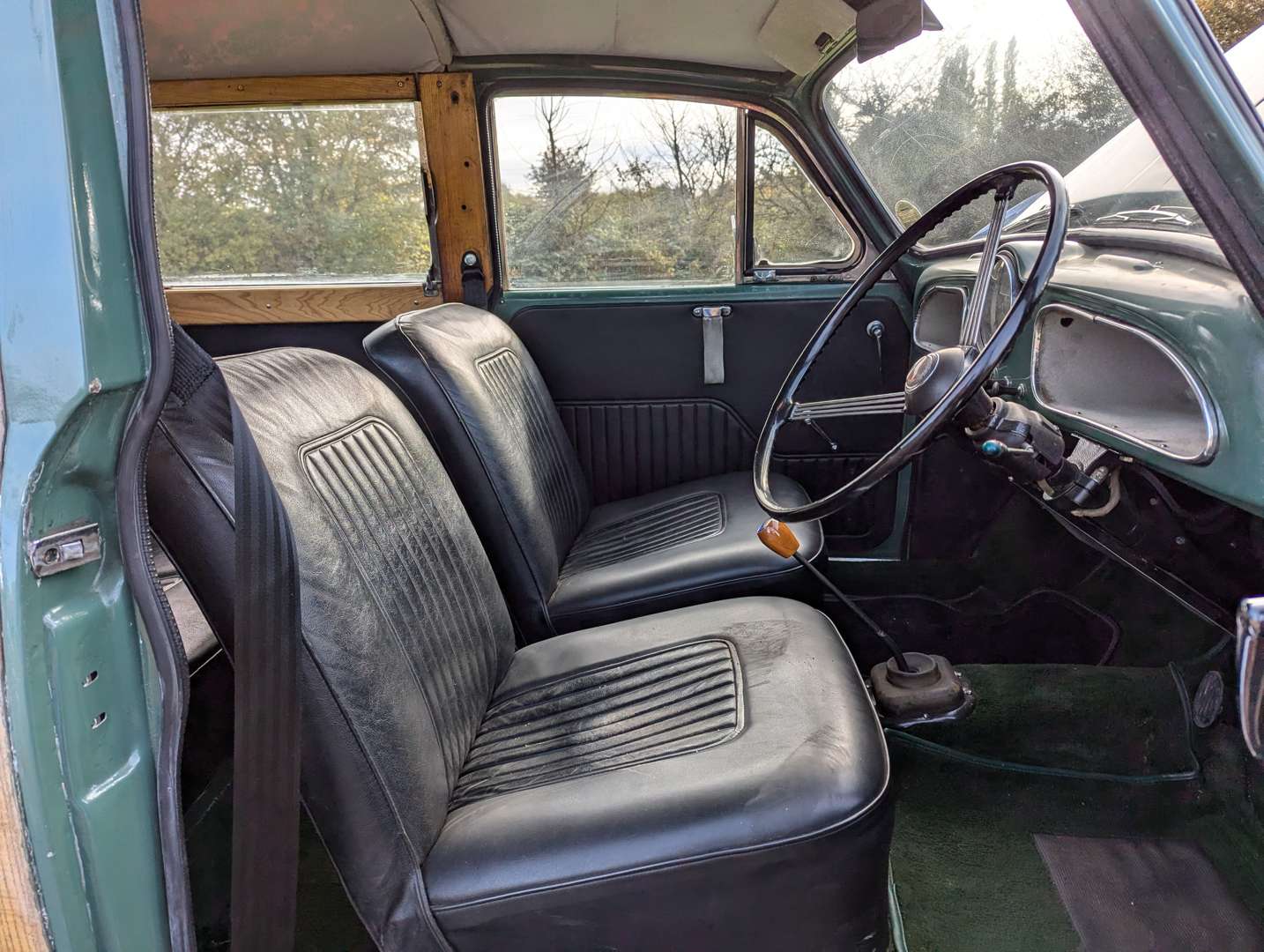 <p>1963 MORRIS MINOR TRAVELLER</p>