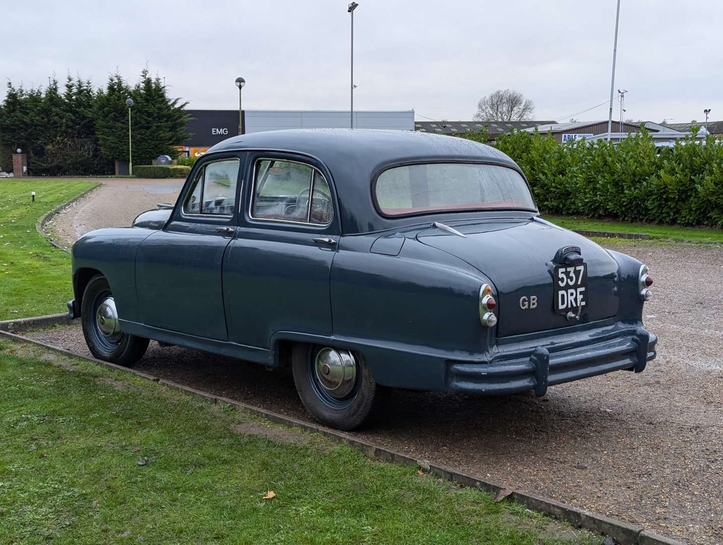 <p>1954 STANDARD VANGUARD</p>